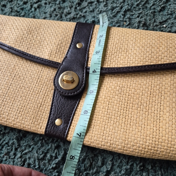 Avenue Tan and Black Clutch NWT - Picture 10 of 11